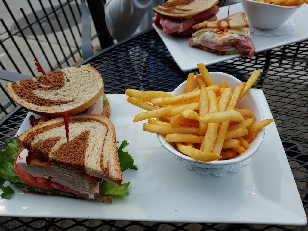 New Deck Tavern | restaurant | 3408 Sansom St, Philadelphia, PA 19104, USA | 2153864600 OR +1 215-386-4600