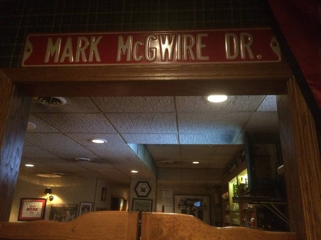 Huntergreen Inn & Pub | restaurant | 319 E Broad St, Raymond, IL 62560, USA | 2172293683 OR +1 217-229-3683