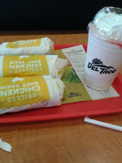 Del Taco | meal takeaway | 9906 Sierra Ave, Fontana, CA 92335, USA | 9098233191 OR +1 909-823-3191