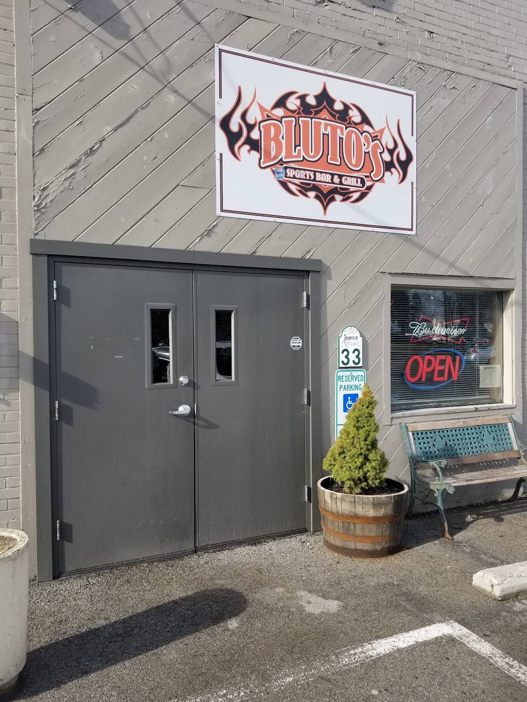 Blutos Sports Bar & Grill | restaurant | 33 E Seminary St, Norwalk, OH 44857, USA | 4196688862 OR +1 419-668-8862