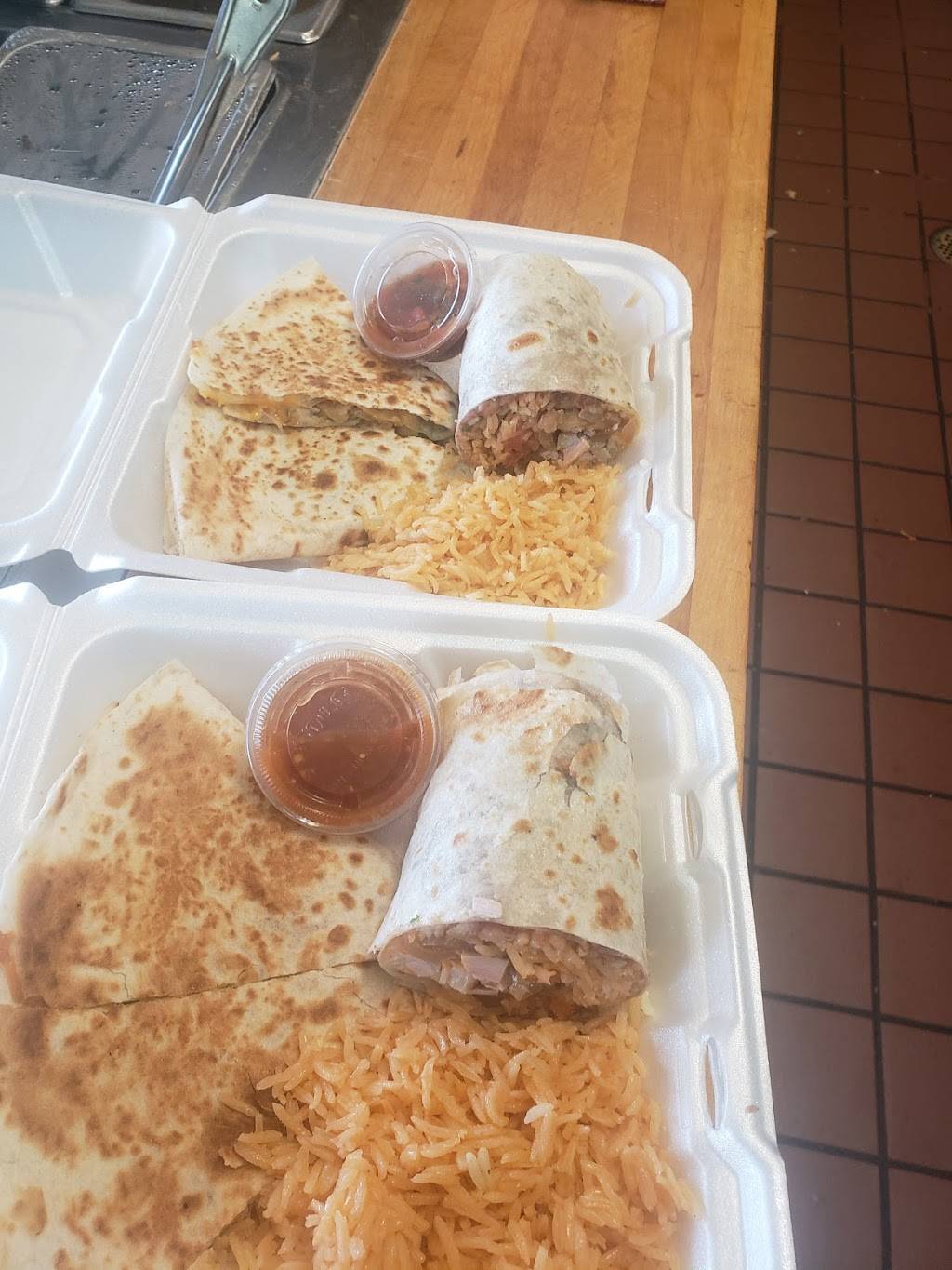 Amigos street tacos | restaurant | 5823 17 Mile Rd, Sterling Heights, MI 48310, USA | 3134299090 OR +1 313-429-9090