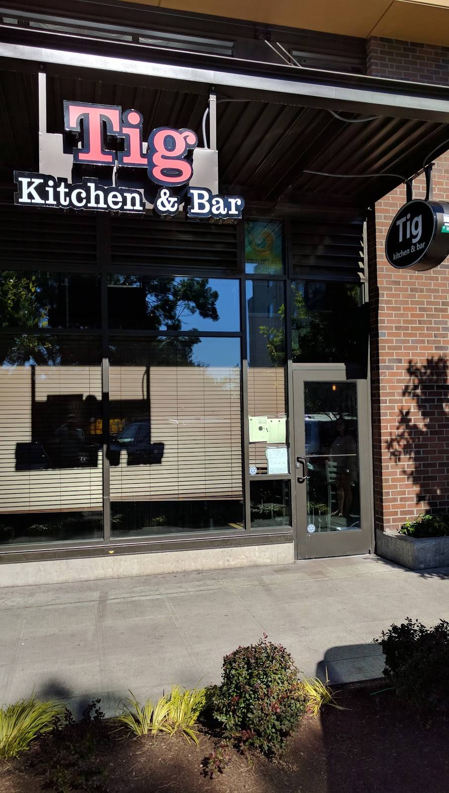 Tig Kitchen and Bar | restaurant | 5240 The Ave, Seattle, WA 98105, USA | 2065224274 OR +1 206-522-4274