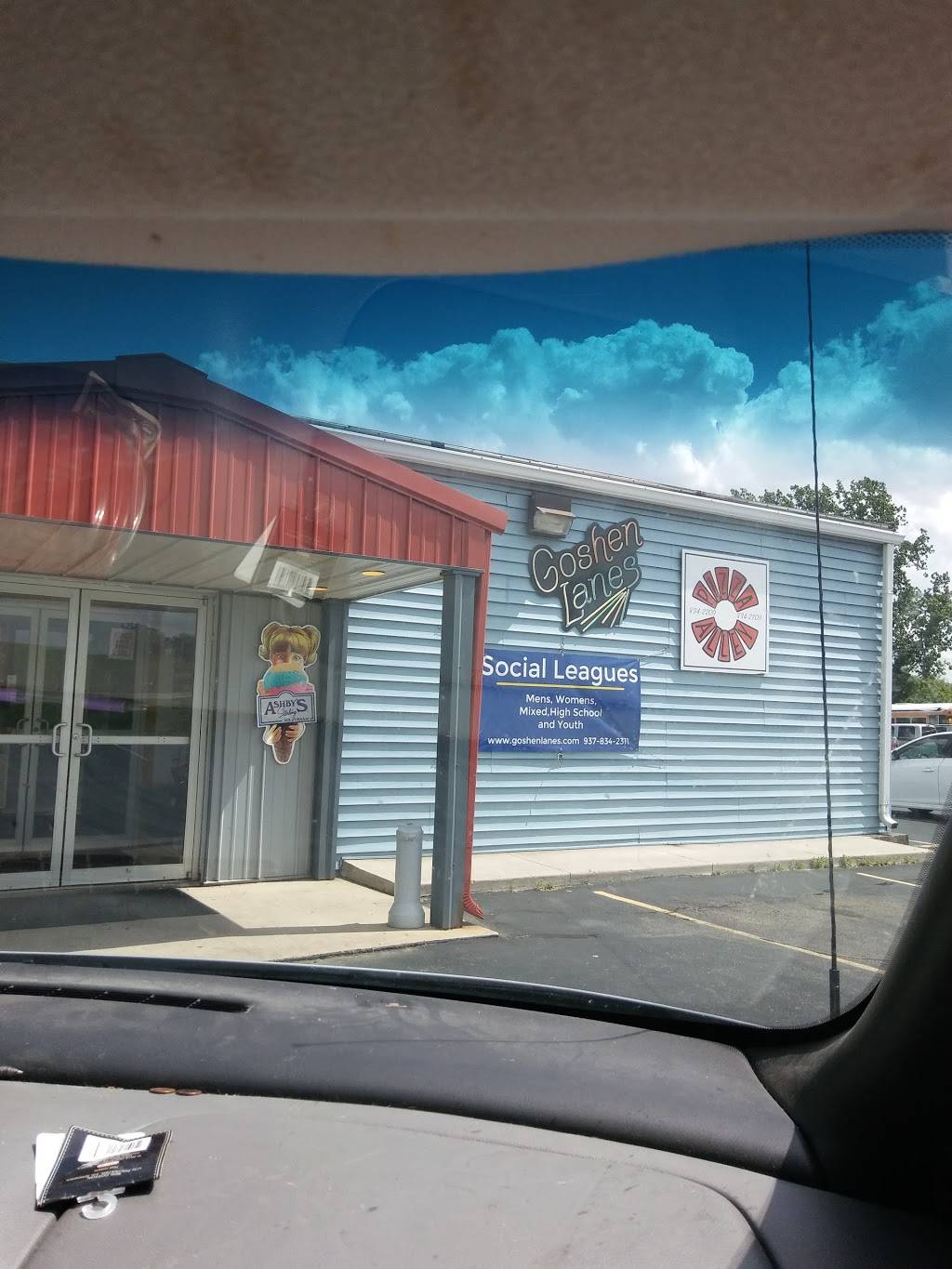 Goshen Lanes | restaurant | 10579 OH-4, Mechanicsburg, OH 43044, USA | 9378342311 OR +1 937-834-2311