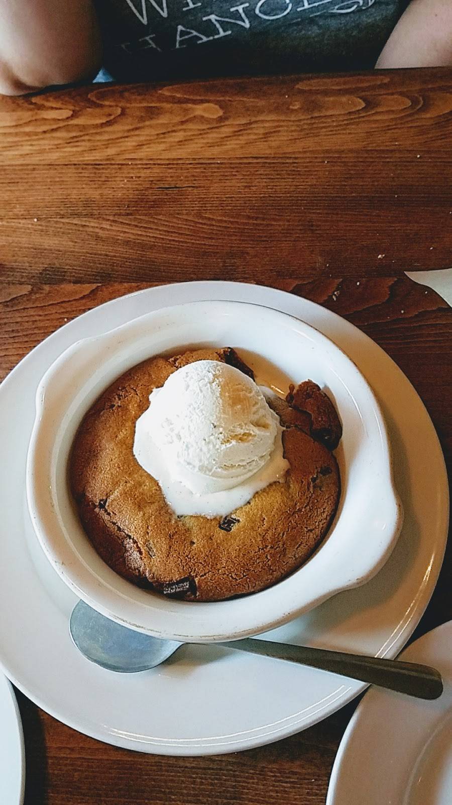 Fatz Southern Kitchen | restaurant | 980 Over Mountain Dr, Elizabethton, TN 37643, USA | 4235470001 OR +1 423-547-0001