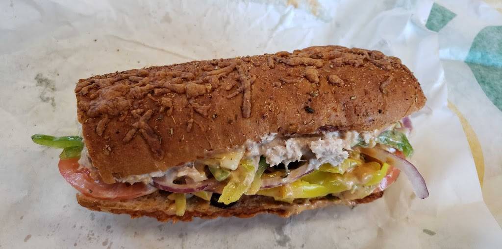 Subway Restaurants | restaurant | 122 17th St, Santa Ana, CA 92706, USA | 7145710705 OR +1 714-571-0705