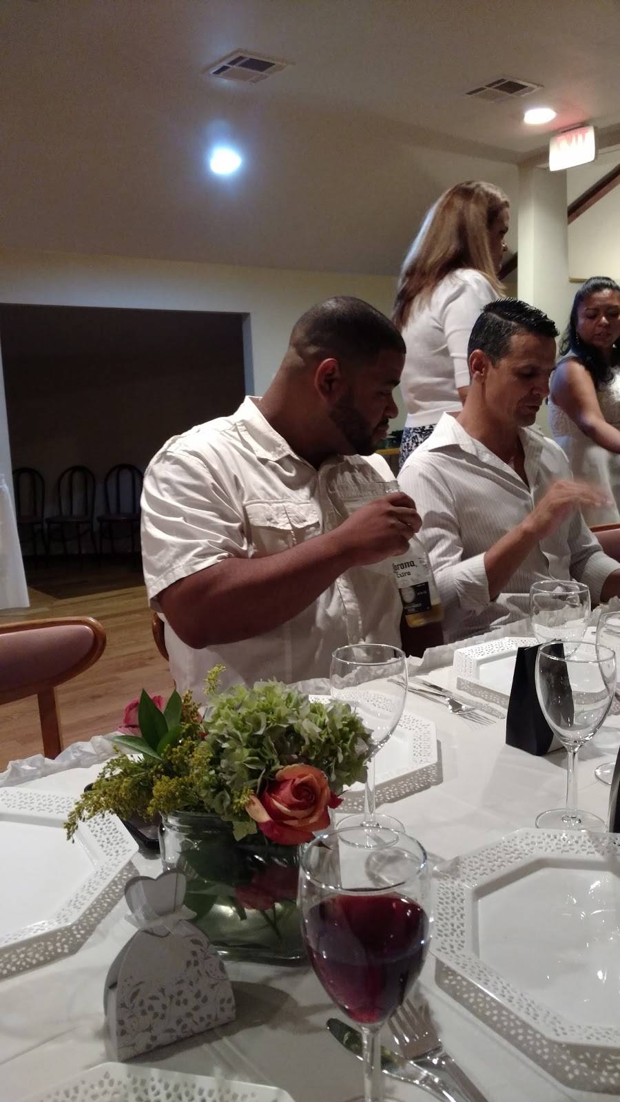 Sams Restaurant | restaurant | 647 Garden St, Elizabeth, NJ 07202, USA | 9083527166 OR +1 908-352-7166