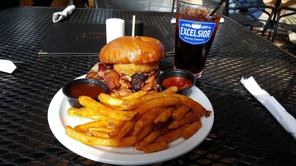 Iron Tap | restaurant | 140 W Main St, Waconia, MN 55387, USA | 9524424447 OR +1 952-442-4447