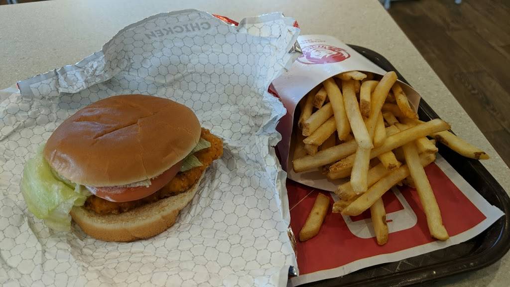 Wendys | restaurant | 7085 Okeechobee Rd, Fort Pierce, FL 34945, USA | 7724667840 OR +1 772-466-7840