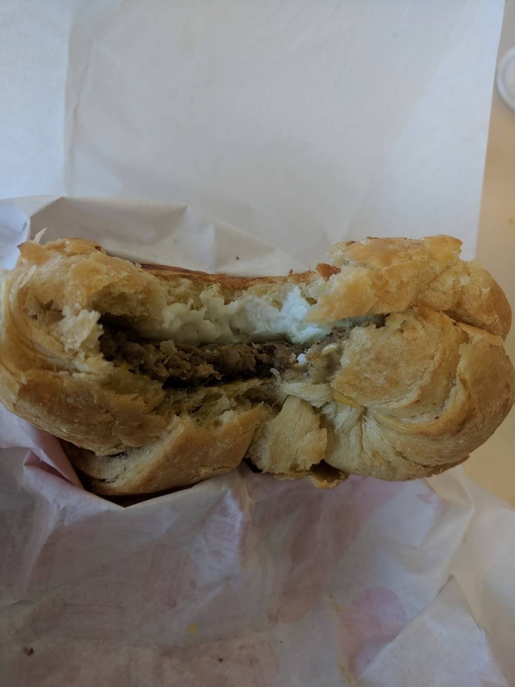 Dunkin | bakery | 5264 Fulton Dr NW, Canton, OH 44718, USA | 4195608770 OR +1 419-560-8770