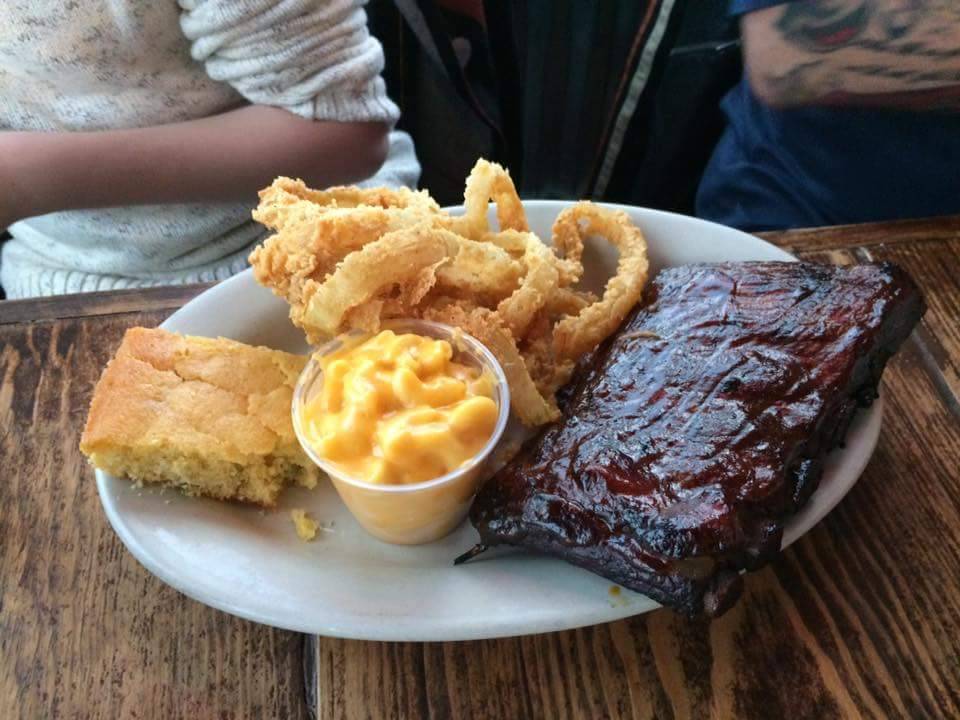 Barbecue and Bourbon | restaurant | 1414 N Main St, Speedway, IN 46224, USA | 3172416940 OR +1 317-241-6940