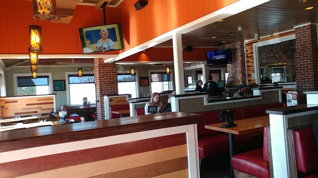 Chilis Grill & Bar | restaurant | 2200 Emporium Dr, Jackson, TN 38305, USA | 7316604440 OR +1 731-660-4440