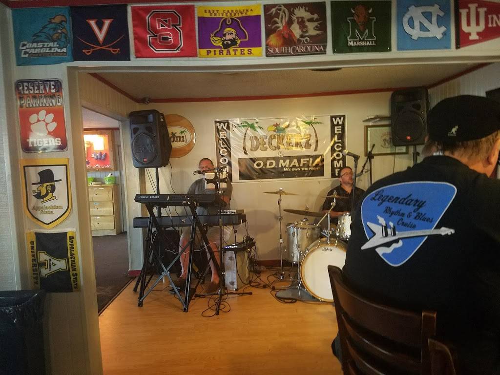 Deckerz | restaurant | 90 Hillside Dr S, North Myrtle Beach, SC 29582, USA | 8432801200 OR +1 843-280-1200