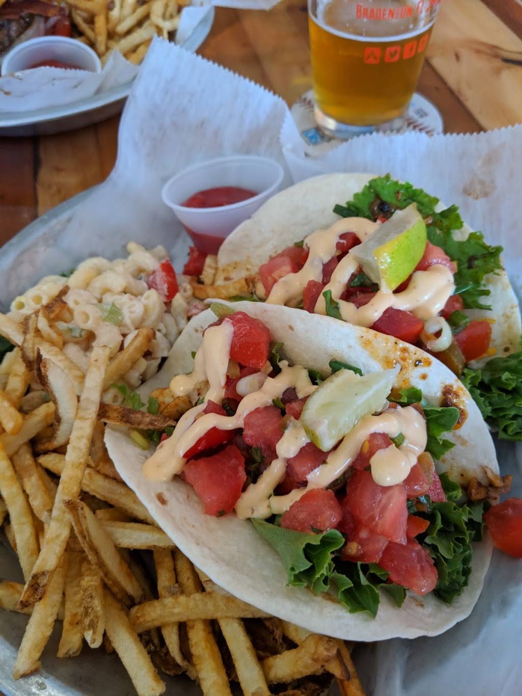 Crackers Island Grille | restaurant | 6290 N Atlantic Ave, Cape Canaveral, FL 32920, USA | 3216134815 OR +1 321-613-4815