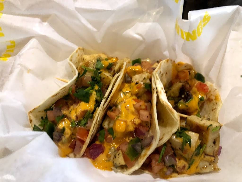 Buffalo Wild Wings | meal takeaway | 48 Market St, Mt Clemens, MI 48043, USA | 5864690725 OR +1 586-469-0725