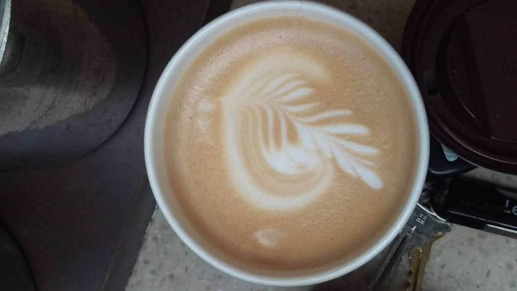 Caribou Coffee | cafe | 1595 MN-36 W Rosedale Center, Roseville, MN 55113, USA | 6516337322 OR +1 651-633-7322