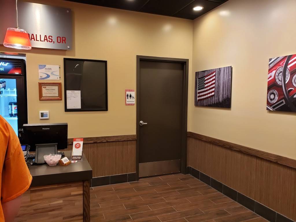 Pizza Hut | meal takeaway | 244 Main St, Dallas, OR 97338, USA | 9712890020 OR +1 971-289-0020