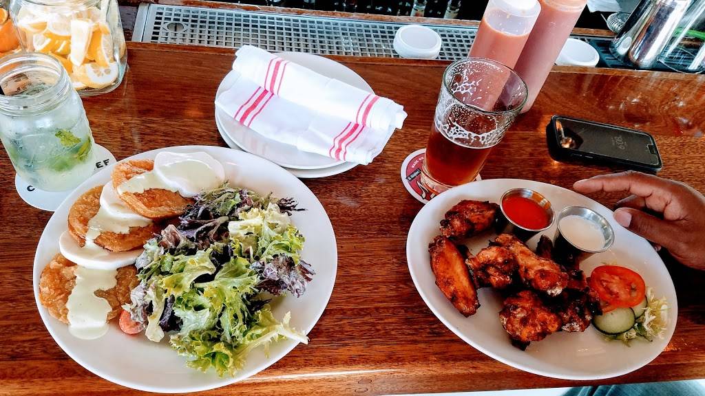 Smoke House | restaurant | 31 Scott Wharf, Newport, RI 02840, USA | 4018489800 OR +1 401-848-9800