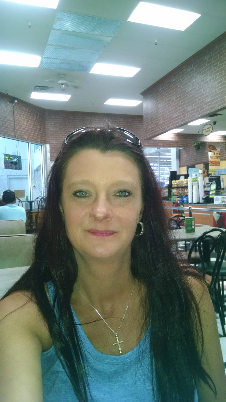 Subway | restaurant | 2518 Hillsboro Blvd, Manchester, TN 37355, USA | 9317238560 OR +1 931-723-8560