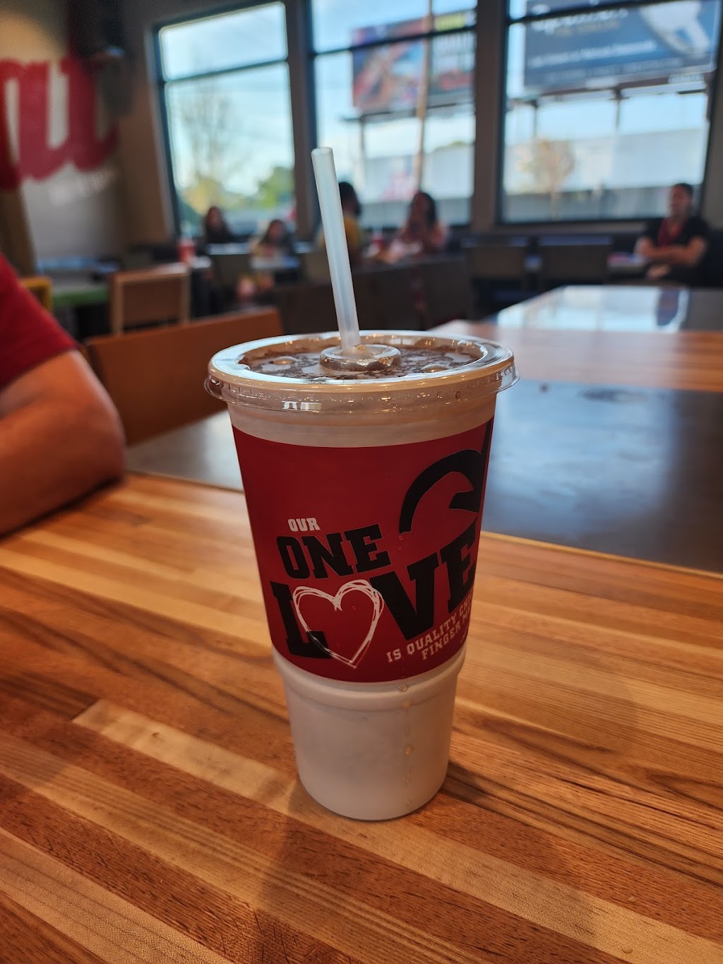 Raising Canes Chicken Fingers | restaurant | 3647 S Peoria Ave, Tulsa, OK 74105, USA | 9188791921 OR +1 918-879-1921