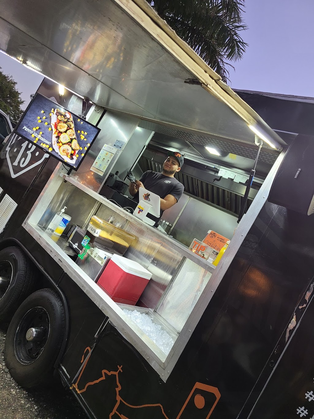 Pepiteria 13 Weston | restaurant | 17950 Griffin Rd, Southwest Ranches, FL 33331, USA | 7863289293 OR +1 786-328-9293