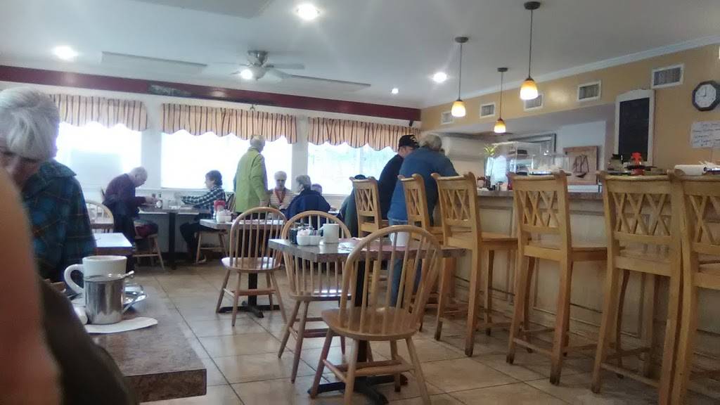 Charlies Place | restaurant | 83 Bass Ave, Gloucester, MA 01930, USA | 9782815002 OR +1 978-281-5002