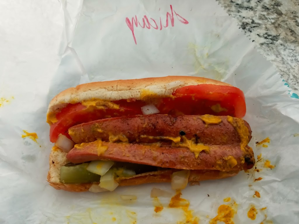 H & M Hot Dogs | restaurant | 43 9th St, Defuniak Springs, FL 32435, USA | 8508929100 OR +1 850-892-9100