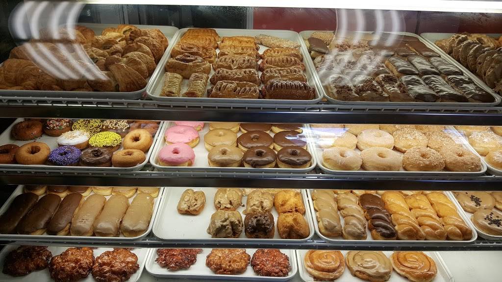 Star Donut | restaurant | 19894 CA-88, Pine Grove, CA 95665, USA | 2092965488 OR +1 209-296-5488