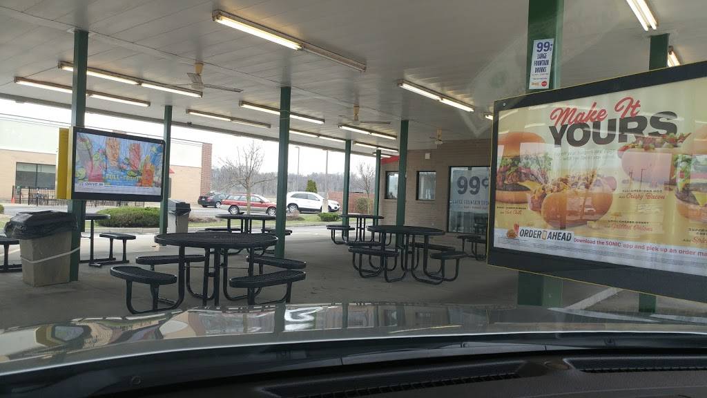 Sonic Drive-In | restaurant | 3851 Elm St, St Charles, MO 63301, USA | 6369250044 OR +1 636-925-0044