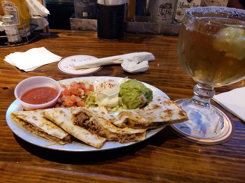 Katy Trail Ice House Outpost | restaurant | 4700 W Park Blvd, Plano, TX 75093, USA | 9725999000 OR +1 972-599-9000