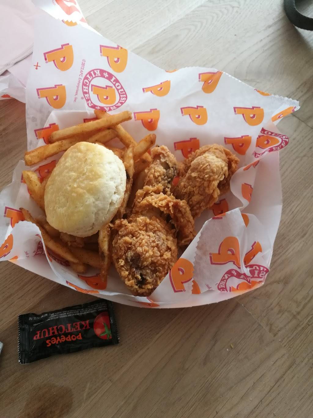 Popeyes Louisiana Kitchen | restaurant | 1949 W Fullerton Ave, Chicago, IL 60614, USA | 7732354545 OR +1 773-235-4545