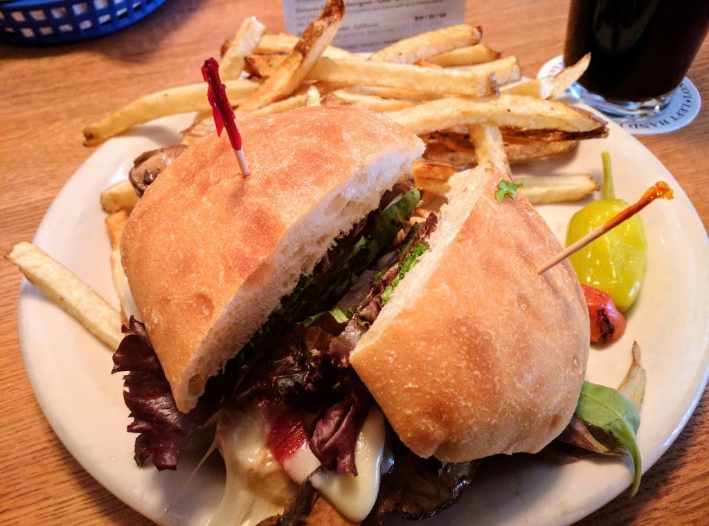 Vine Street Pub & Brewery | restaurant | 1700 Vine St, Denver, CO 80206, USA | 3033882337 OR +1 303-388-2337