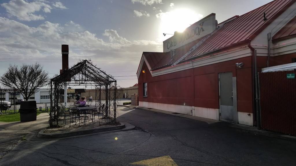 C & B Maddox Famous Chicken | restaurant | 698 Main St, Layton, UT 84041, USA | 8014443118 OR +1 801-444-3118