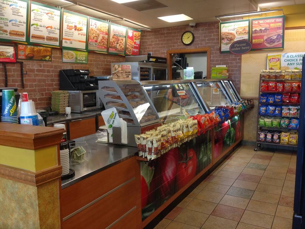 Subway | restaurant | 382 5th Ave S, Naples, FL 34102, USA | 2394033825 OR +1 239-403-3825