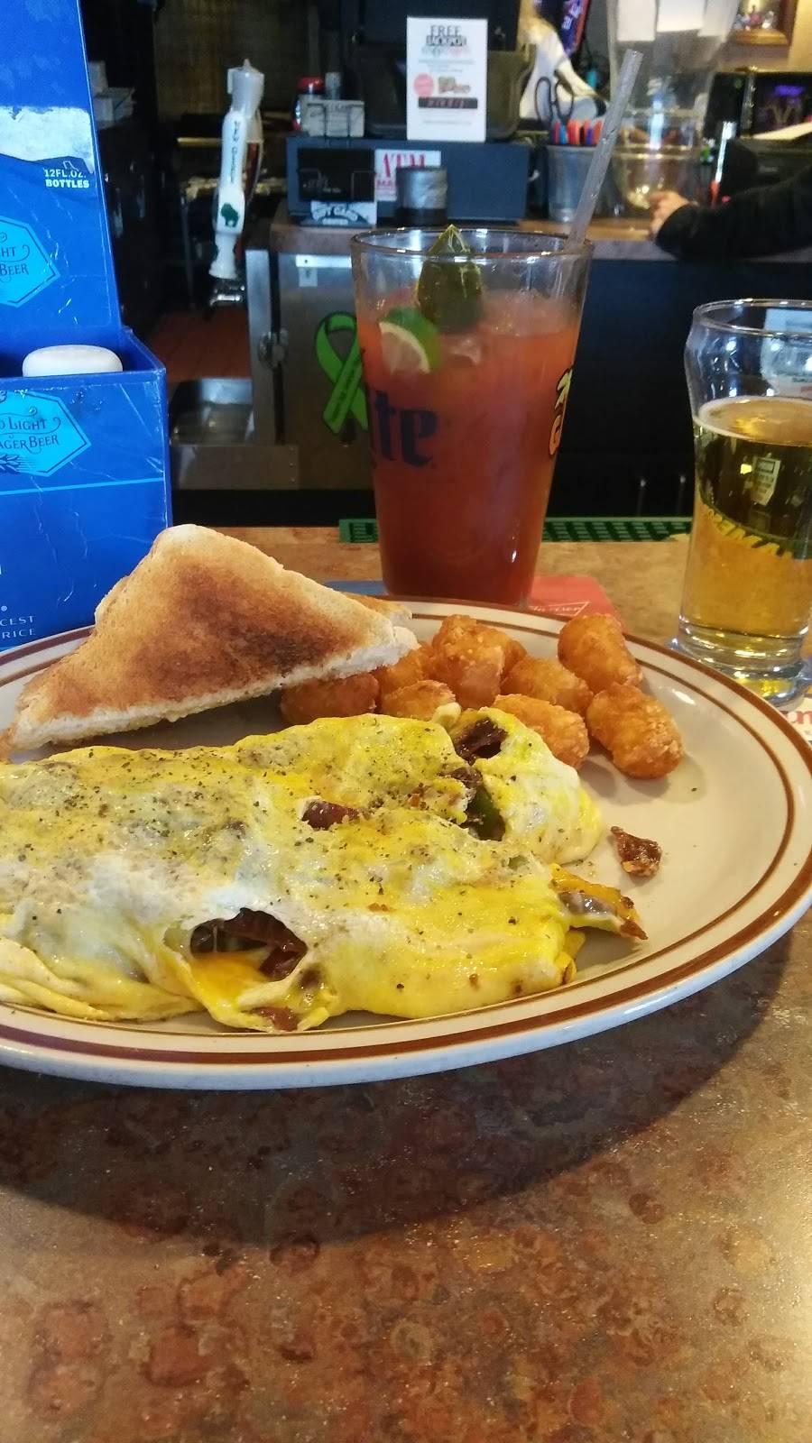 Gilligans Bar & Grill | restaurant | 1985 Velp Ave, Green Bay, WI 54303, USA | 9208573421 OR +1 920-857-3421