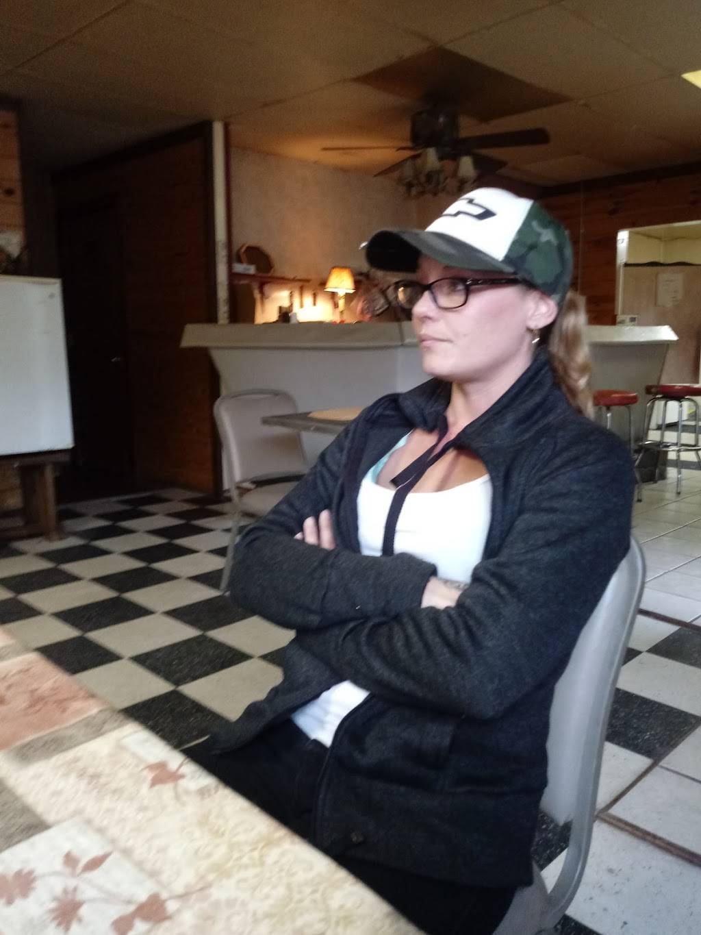 Zeppis | restaurant | 14203 N Coates Hwy, Brethren, MI 49619, USA | 2314775231 OR +1 231-477-5231