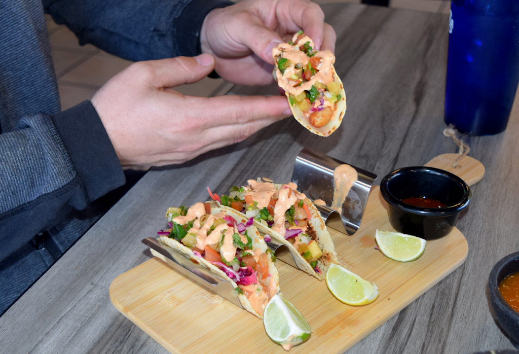 Guanatos Grub | restaurant | 15655 John F Kennedy Blvd a, Houston, TX 77032, USA | 2814165493 OR +1 281-416-5493