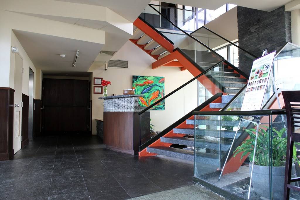 The Original Roys in Hawaii Kai | restaurant | 6600 Kalanianaʻole Hwy, Honolulu, HI 96825, USA | 8083967697 OR +1 808-396-7697