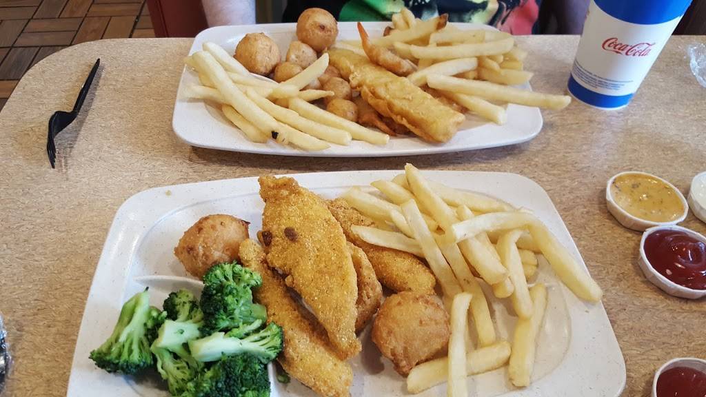 Captain Ds | restaurant | 656 Bush River Rd, Columbia, SC 29210, USA | 8037987482 OR +1 803-798-7482