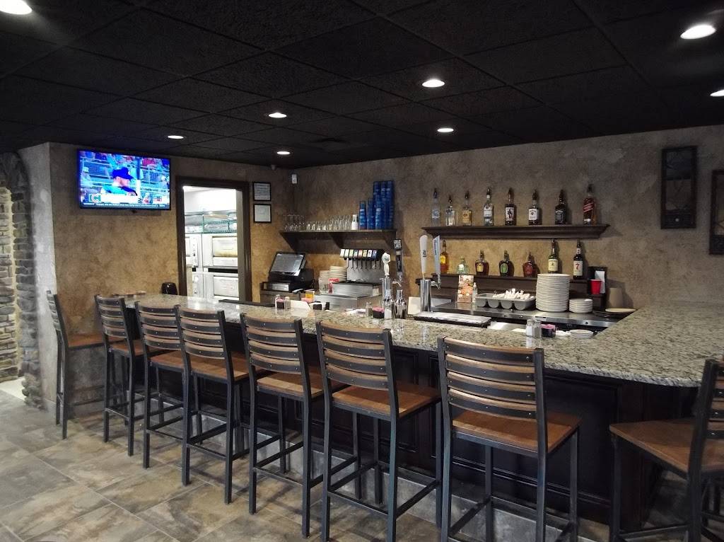 Coccas Pizza | restaurant | 111 Market St, Cortland, OH 44410, USA | 3306376677 OR +1 330-637-6677