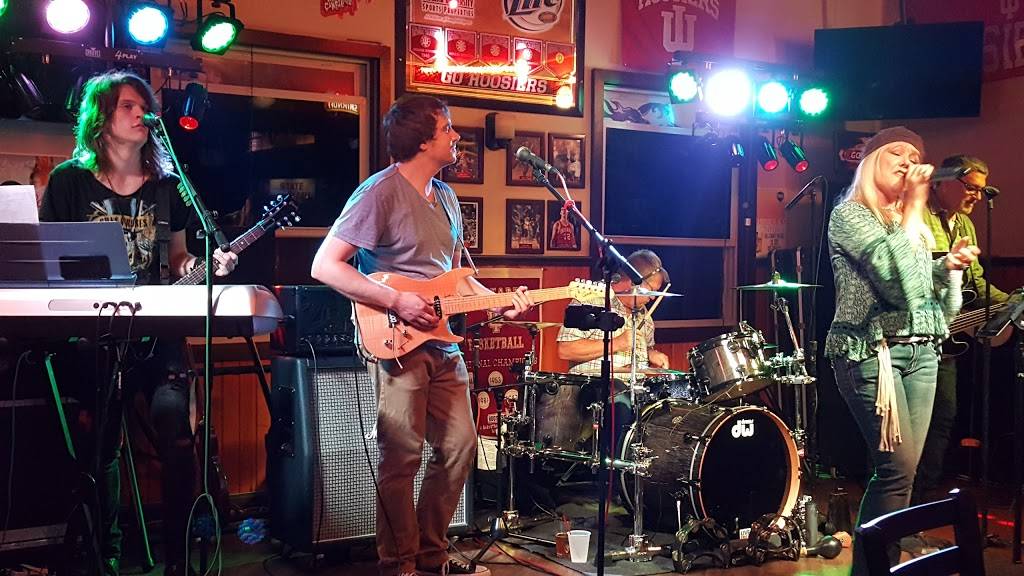 Knuckleheads Sports Bar-Grill | restaurant | 204 W Barker Ave, Michigan City, IN 46360, USA | 2192216763 OR +1 219-221-6763