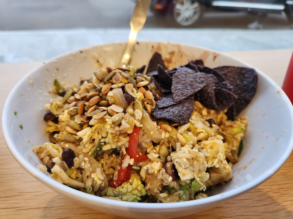 CRISP & GREEN | restaurant | 12345 Singletree Ln, Eden Prairie, MN 55344, USA | 9526005675 OR +1 952-600-5675