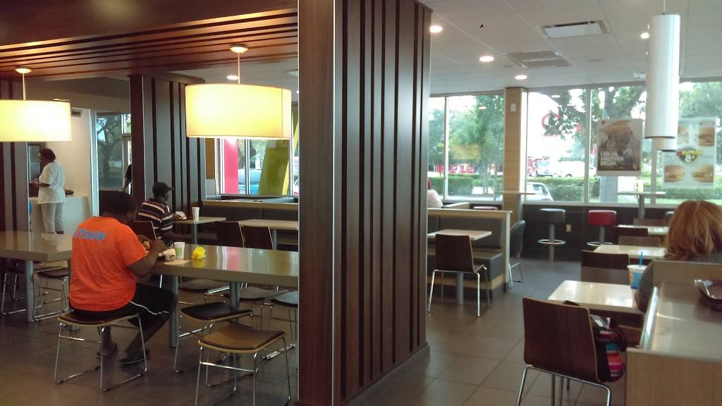 McDonalds | cafe | 1720 Palm Beach Lakes Blvd, West Palm Beach, FL 33401, USA | 5616404280 OR +1 561-640-4280