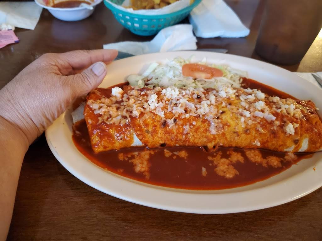 Nenas Restaurant | restaurant | 520 E Main St, Fabens, TX 79838, USA | 9157642919 OR +1 915-764-2919