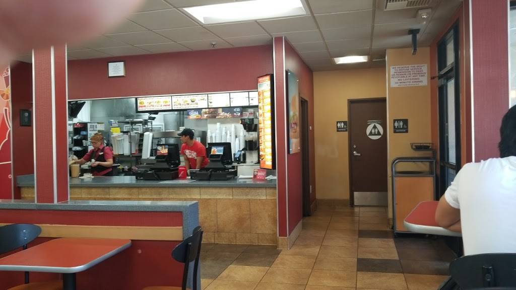 Jack in the Box | restaurant | 465 S Fairfax Ave, Los Angeles, CA 90036, USA | 3239367709 OR +1 323-936-7709