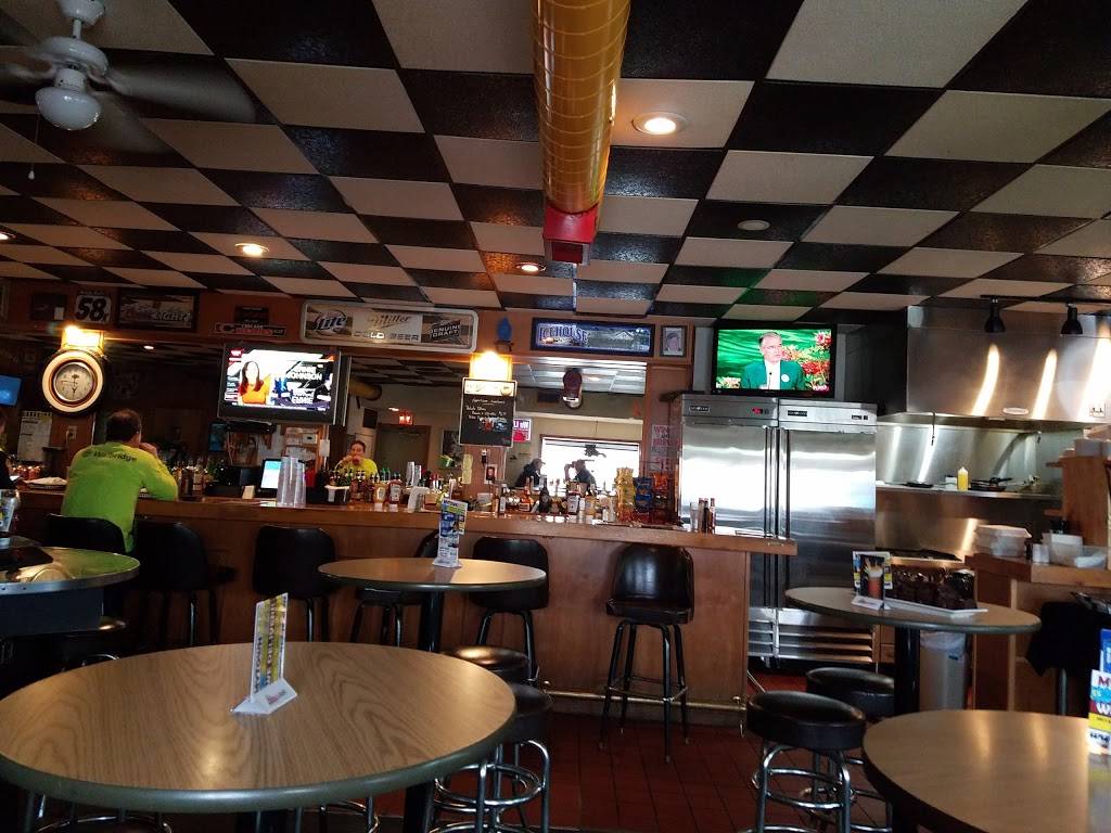 The Main Event | restaurant | 3819 State St, Bettendorf, IA 52722, USA | 5633553938 OR +1 563-355-3938