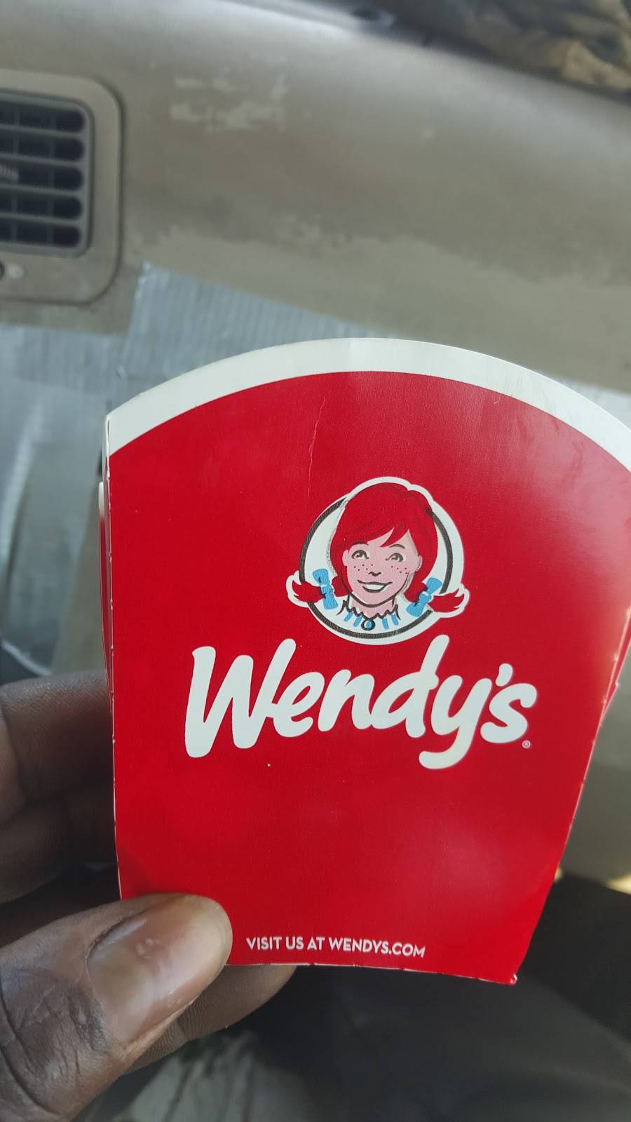 Wendys | restaurant | 914 N 27th St, Milwaukee, WI 53208, USA | 4149339144 OR +1 414-933-9144