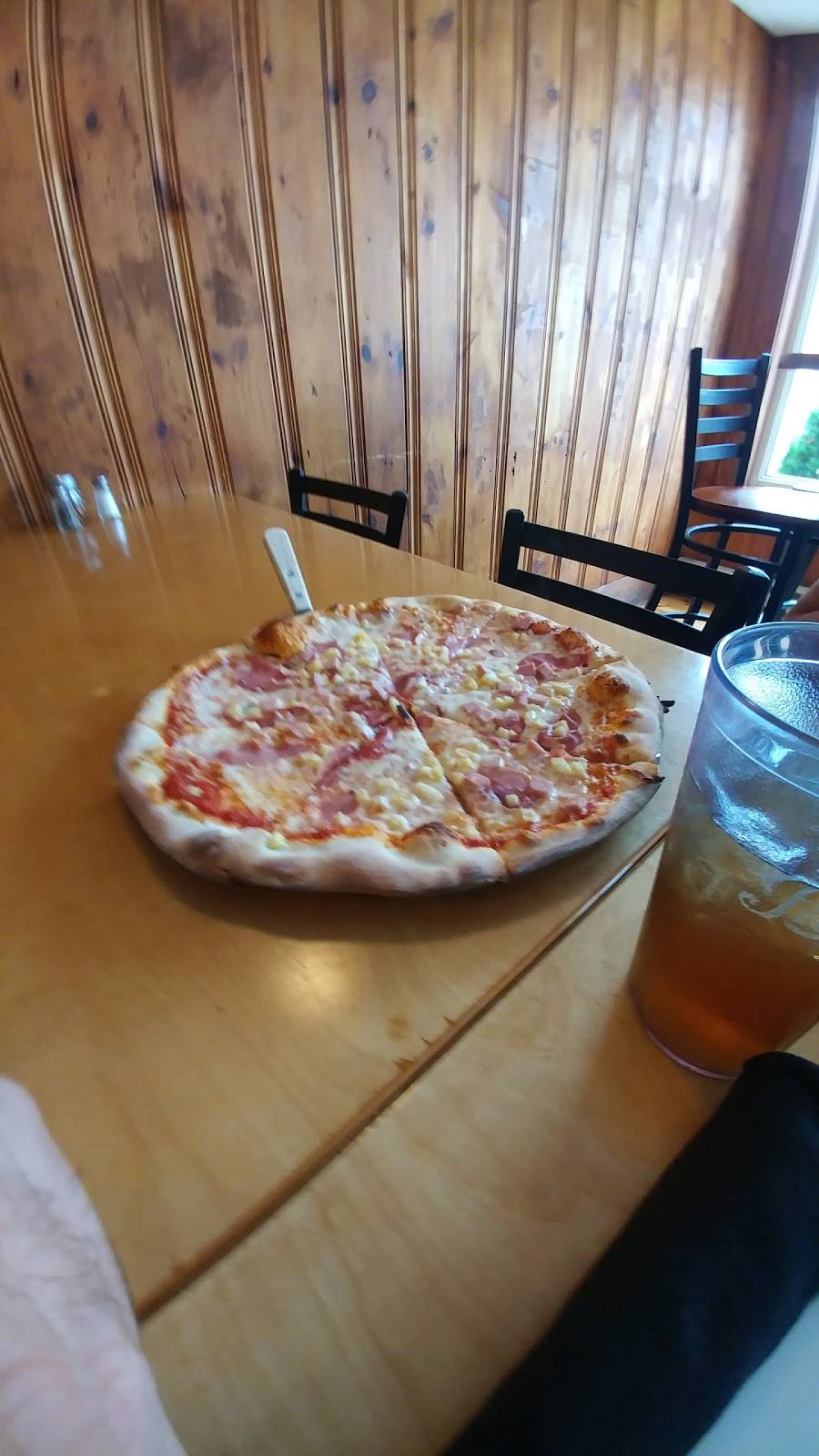 Woodys Brick Oven Pizza | restaurant | 11 Railroad Ave, York, ME 03909, USA | 2073630060 OR +1 207-363-0060