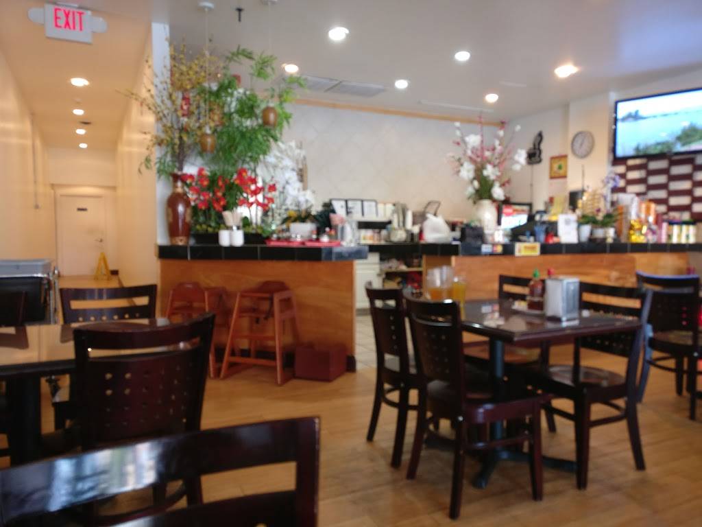 Pho Vinh Long | restaurant | 3111, 601 D St, South Charleston, WV 25303, USA | 3047207333 OR +1 304-720-7333
