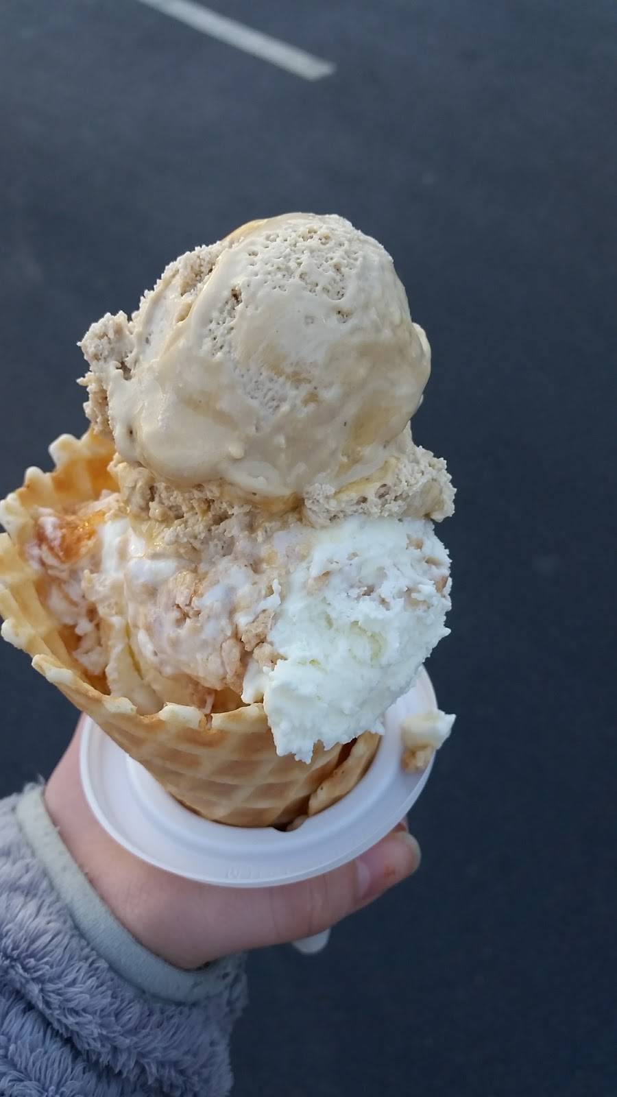 Brusters Real Ice Cream of Erie | restaurant | 3100 W 12th St, Erie, PA 16505, USA | 8148361170 OR +1 814-836-1170