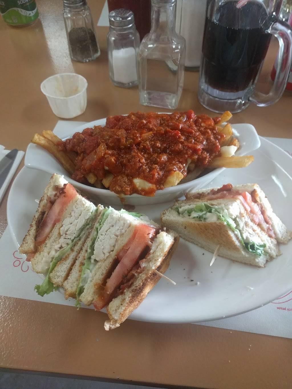 Restaurant Cafe Boulevard | restaurant | 197 Bd Desjardins, Maniwaki, QC J9E 2C9, Canada | 8194492427 OR +1 819-449-2427